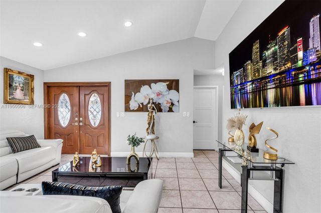 7579 W 31st Ave, Hialeah, FL 33018