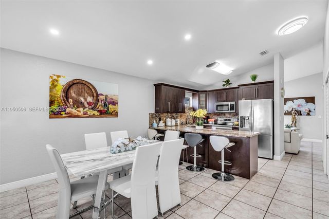 7579 W 31st Ave, Hialeah, FL 33018