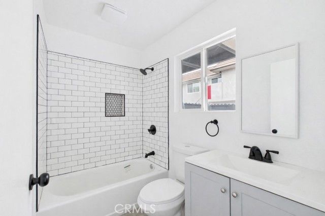 16951 Hoskins 1, Huntington Beach, CA 92649