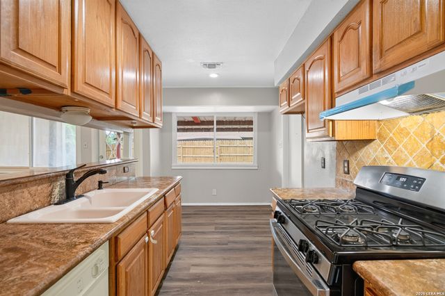 8810 Slumber Lane, Converse, TX 78109