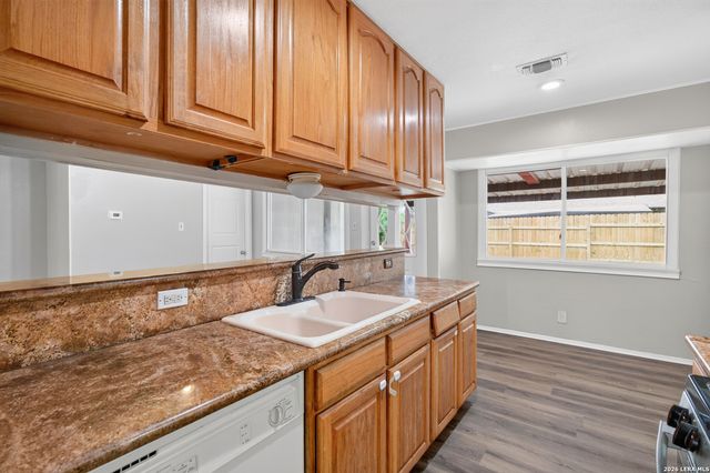 8810 Slumber Lane, Converse, TX 78109