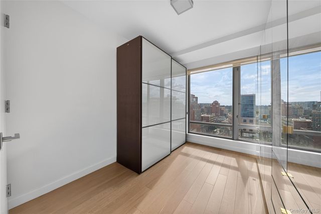13835 39th Avenue 10H, Flushing, NY 11354