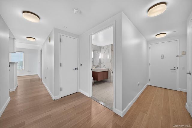 13835 39th Avenue 10H, Flushing, NY 11354