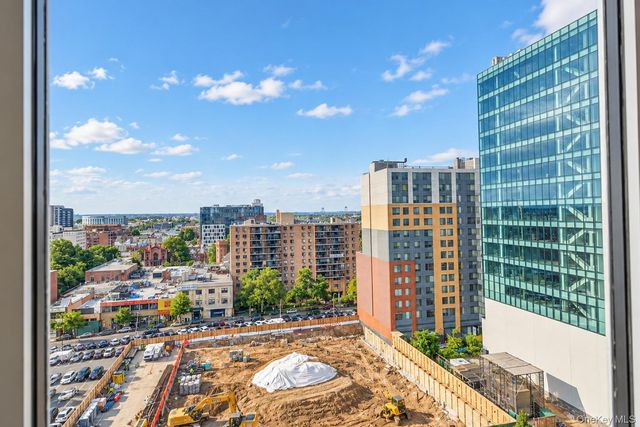 13835 39th Avenue 10H, Flushing, NY 11354