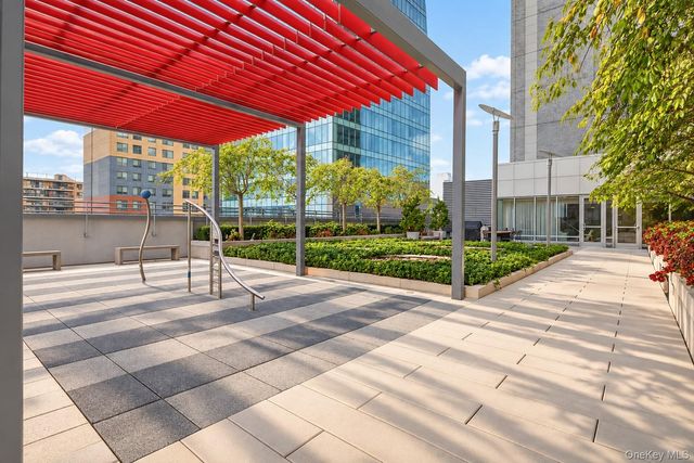 13835 39th Avenue 10H, Flushing, NY 11354