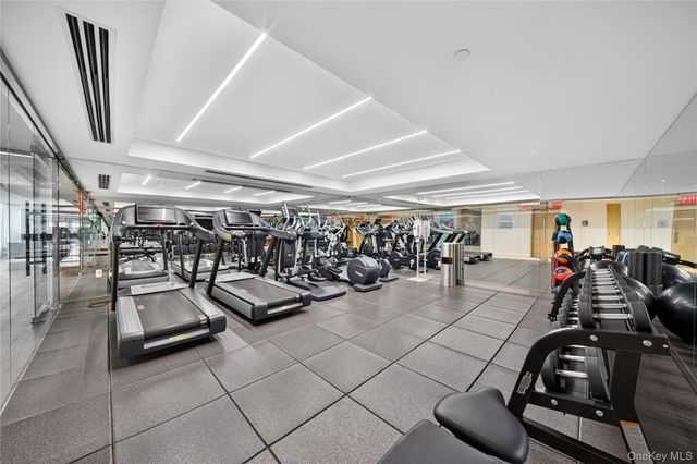 13835 39th Avenue 10H, Flushing, NY 11354