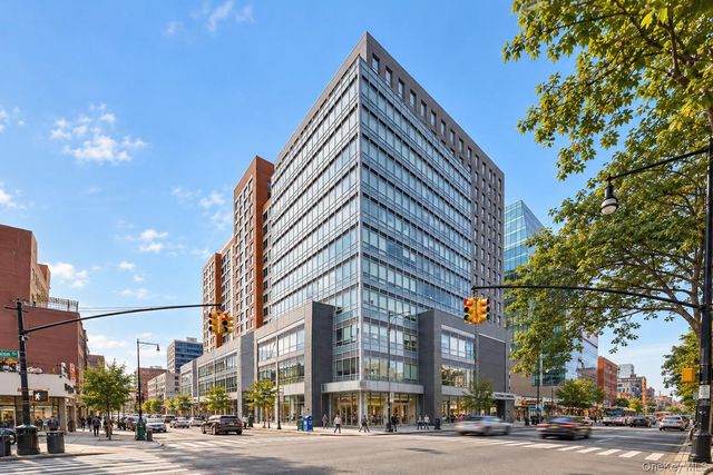 13835 39th Avenue 10H, Flushing, NY 11354