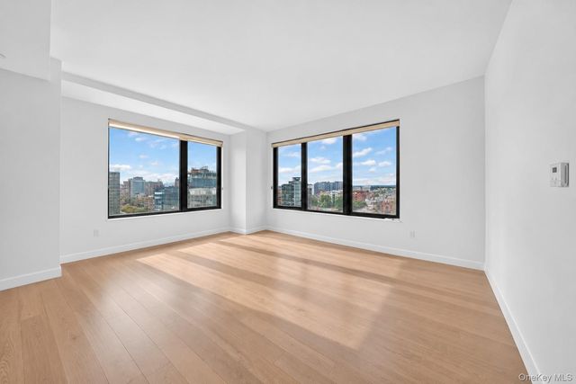 13835 39th Avenue 10H, Flushing, NY 11354
