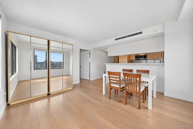 13835 39th Avenue 10H, Flushing, NY 11354
