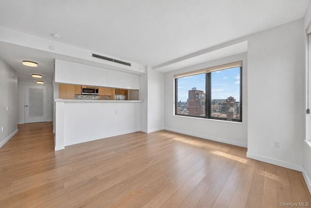 13835 39th Avenue 10H, Flushing, NY 11354