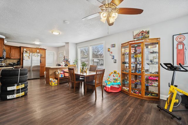 10-12 N Park Avenue, Waukegan, IL 60085