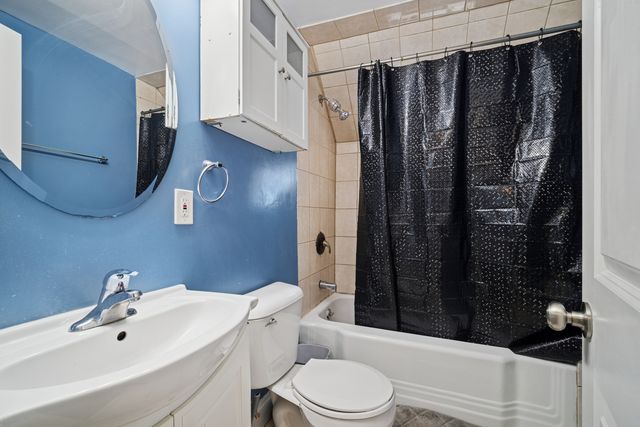 10-12 N Park Avenue, Waukegan, IL 60085