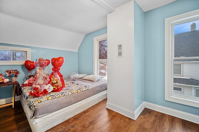 10-12 N Park Avenue, Waukegan, IL 60085