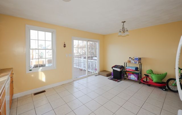 117 Manchester St B, Lowell, MA 01852