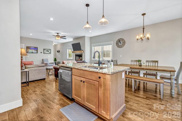 116 Craggy Street, Black Mountain, NC 28711