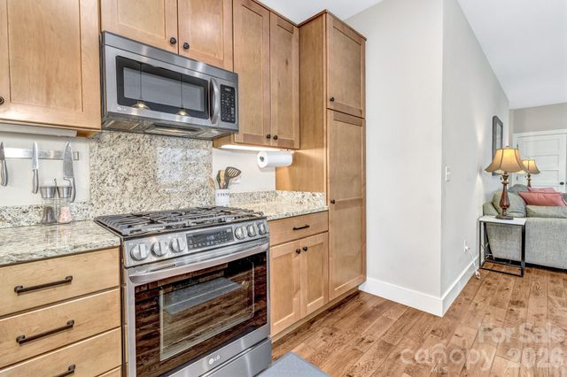 116 Craggy Street, Black Mountain, NC 28711