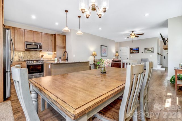 116 Craggy Street, Black Mountain, NC 28711