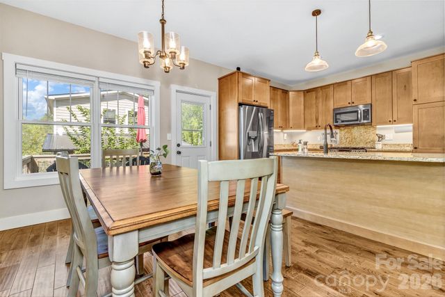 116 Craggy Street, Black Mountain, NC 28711