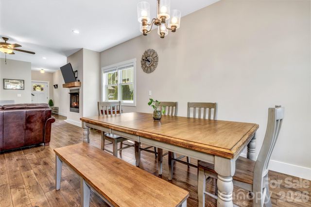 116 Craggy Street, Black Mountain, NC 28711