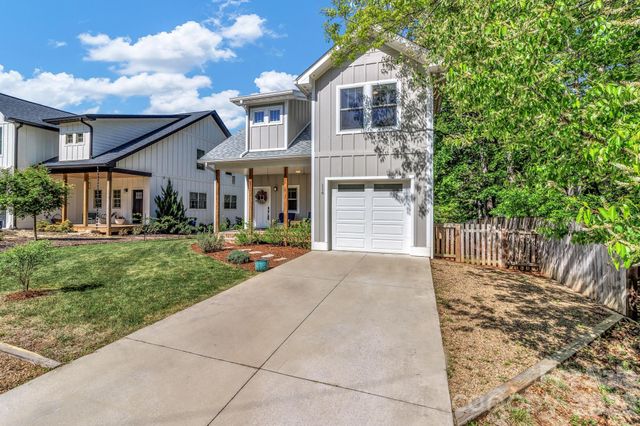 116 Craggy Street, Black Mountain, NC 28711