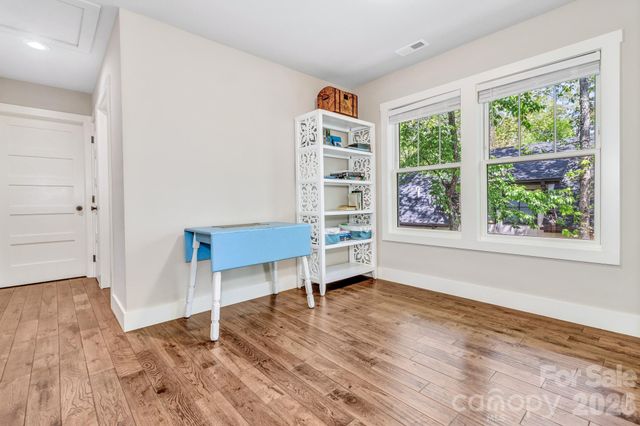 116 Craggy Street, Black Mountain, NC 28711