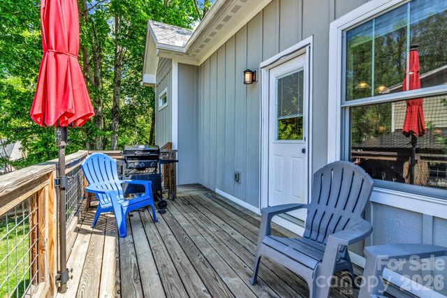 116 Craggy Street, Black Mountain, NC 28711