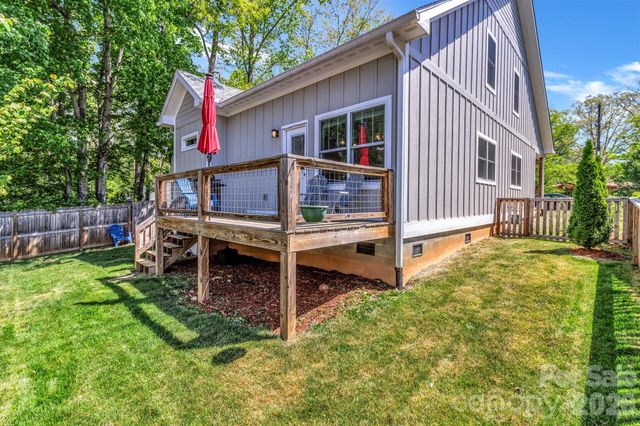 116 Craggy Street, Black Mountain, NC 28711