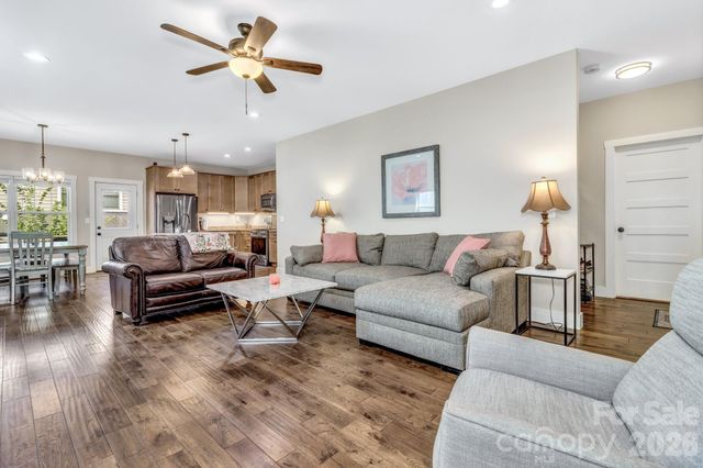 116 Craggy Street, Black Mountain, NC 28711