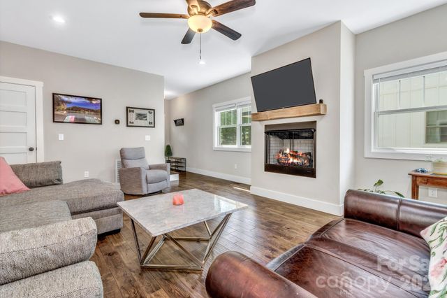 116 Craggy Street, Black Mountain, NC 28711