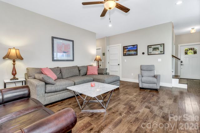 116 Craggy Street, Black Mountain, NC 28711