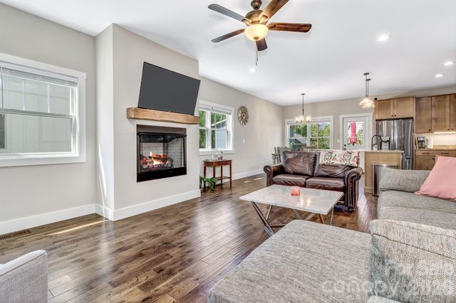 116 Craggy Street, Black Mountain, NC 28711