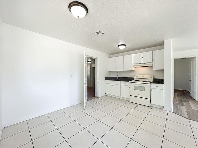 301 E ATWATER AVENUE, Eustis, FL 32726