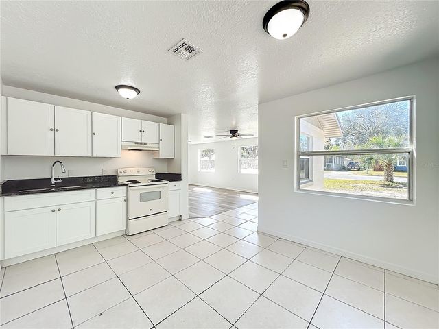 301 E ATWATER AVENUE, Eustis, FL 32726