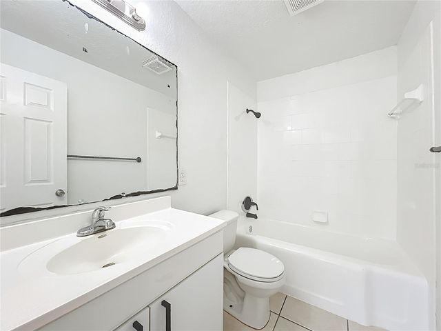 301 E ATWATER AVENUE, Eustis, FL 32726