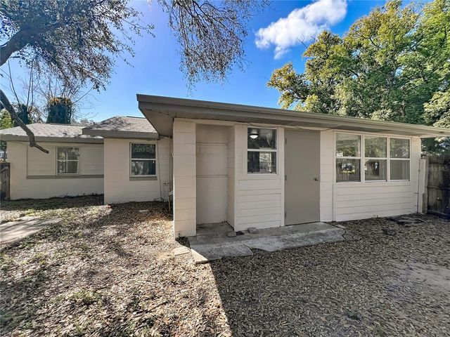 301 E ATWATER AVENUE, Eustis, FL 32726