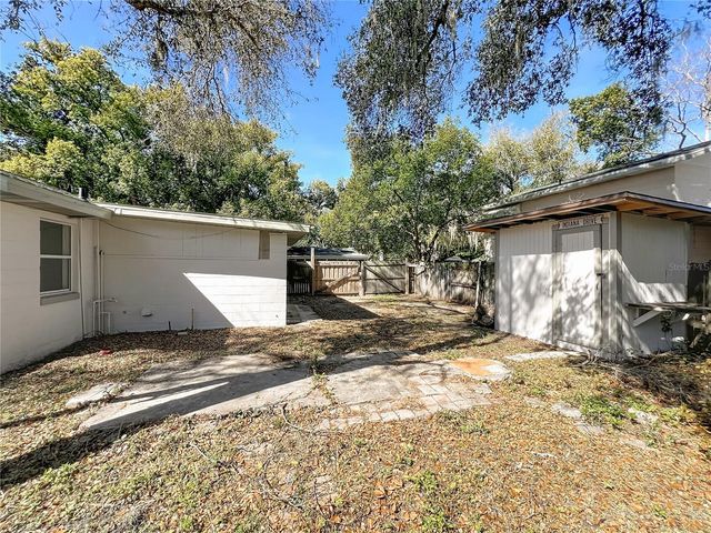 301 E ATWATER AVENUE, Eustis, FL 32726