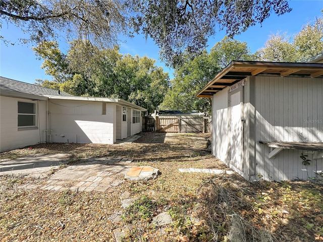 301 E ATWATER AVENUE, Eustis, FL 32726