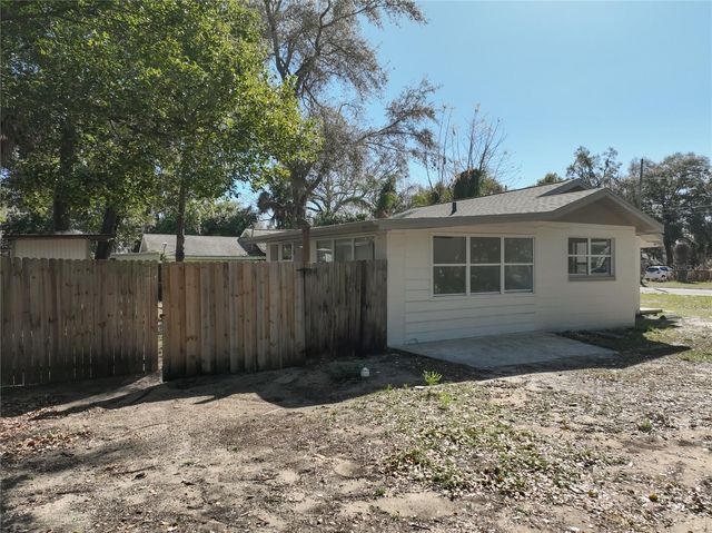 301 E ATWATER AVENUE, Eustis, FL 32726