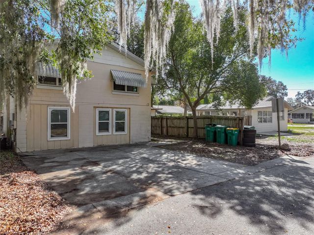 301 E ATWATER AVENUE, Eustis, FL 32726
