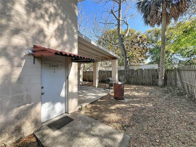 301 E ATWATER AVENUE, Eustis, FL 32726