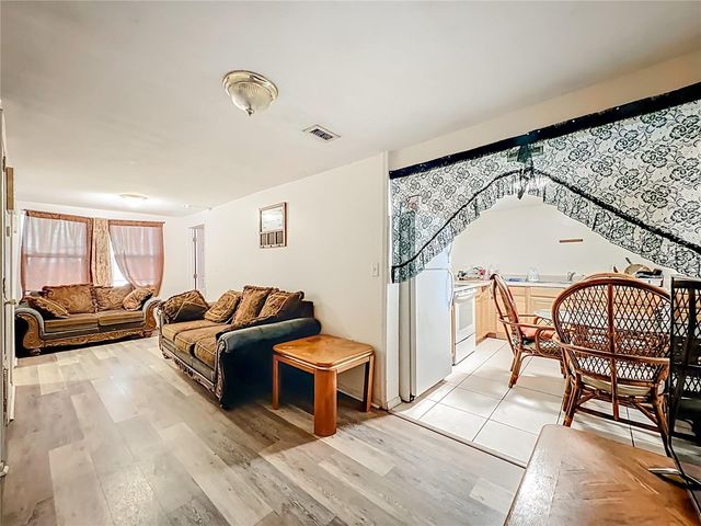 301 E ATWATER AVENUE, Eustis, FL 32726