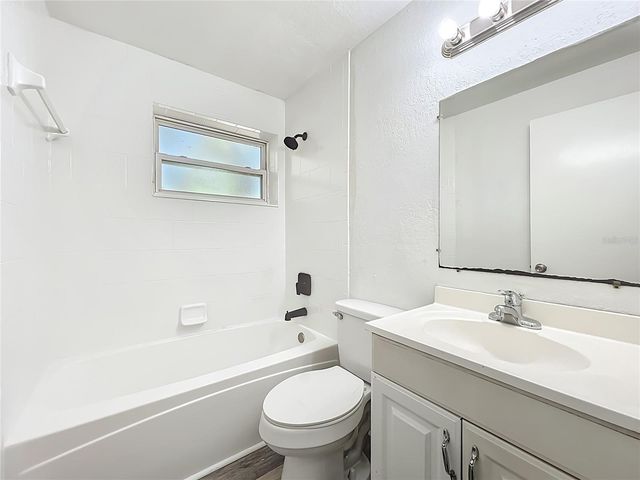 301 E ATWATER AVENUE, Eustis, FL 32726