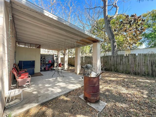 301 E ATWATER AVENUE, Eustis, FL 32726