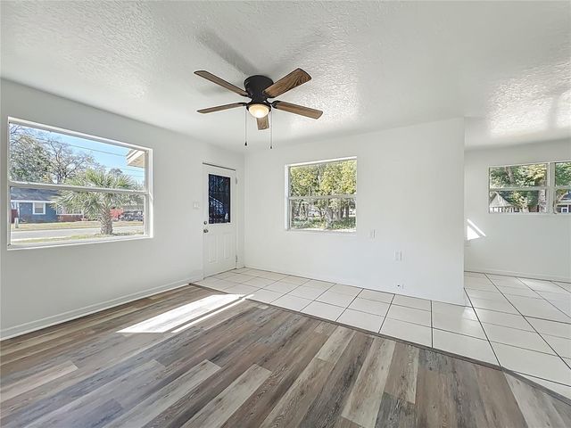 301 E ATWATER AVENUE, Eustis, FL 32726