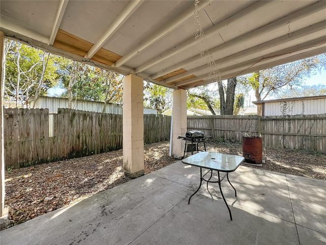 301 E ATWATER AVENUE, Eustis, FL 32726