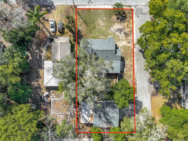 301 E ATWATER AVENUE, Eustis, FL 32726