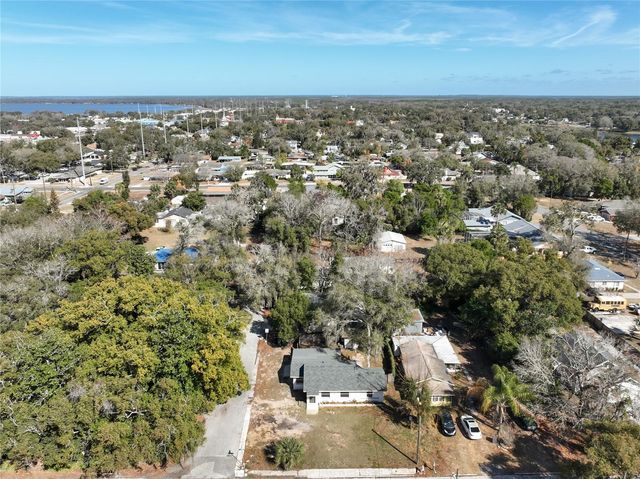 301 E ATWATER AVENUE, Eustis, FL 32726