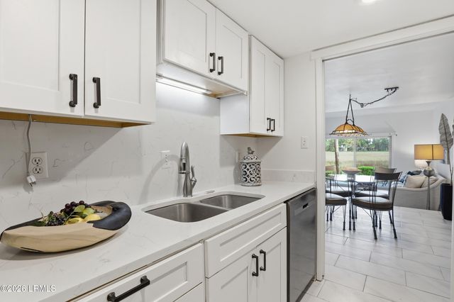 19 Stoney Creek Rd Apt 283, Hilton Head Island, SC 29928