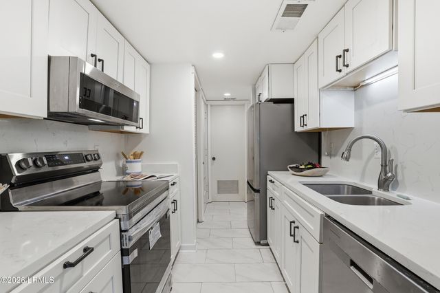 19 Stoney Creek Rd Apt 283, Hilton Head Island, SC 29928