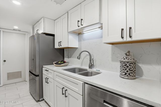 19 Stoney Creek Rd Apt 283, Hilton Head Island, SC 29928